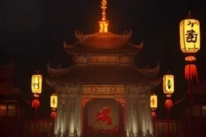 《熔炉之城》钢铁厂高炉停产后的冷色调内景